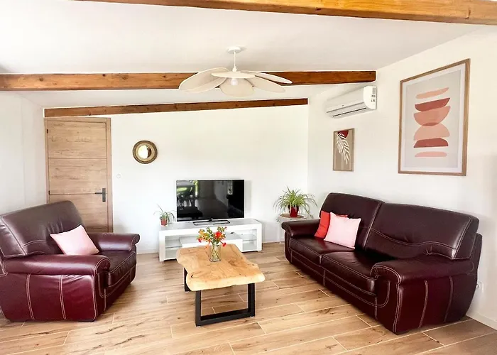 Le 255-cote Jardin Apartment *
